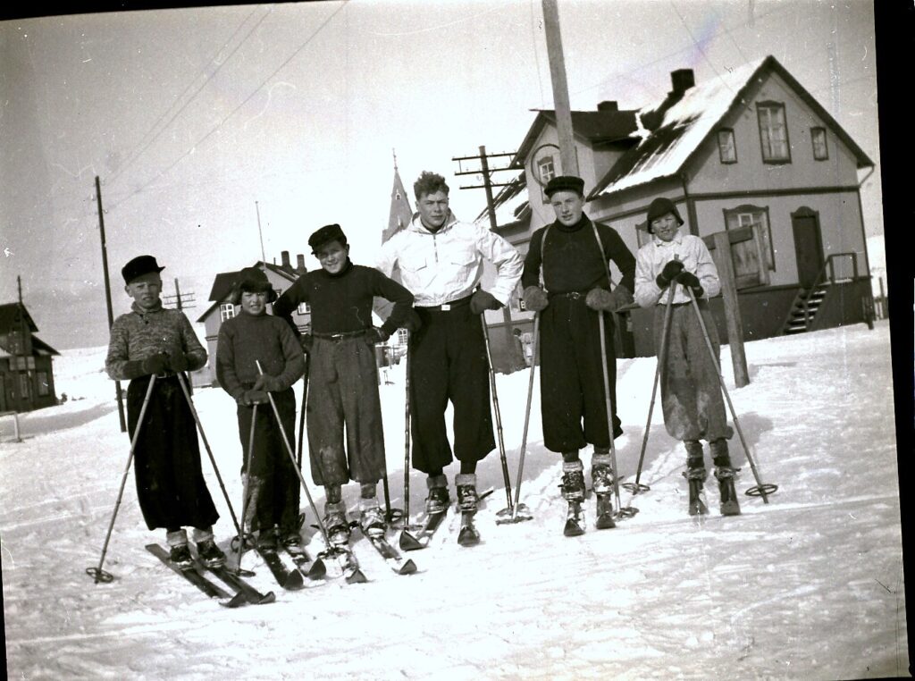 Skíðakappar í kringum 1938.